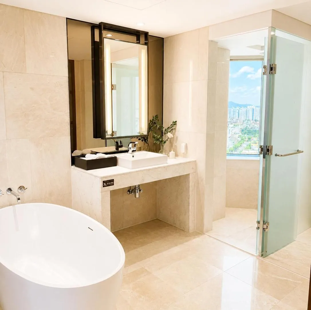 Western Palace Hotel Incheon 4*,